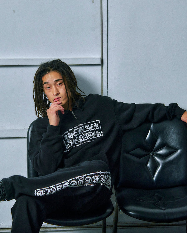 BARBED WIRE LOGO KOBE TERRY HALF ZIP SWEAT BLACK