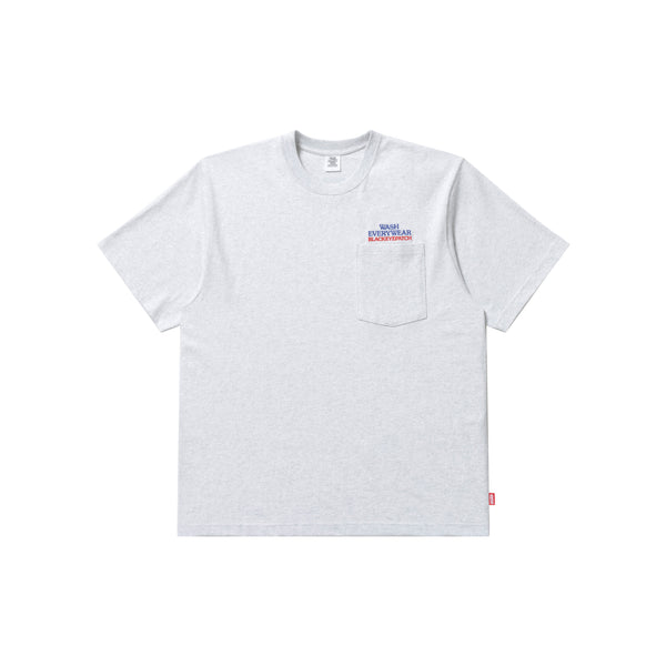 LAUNDROMAT POCKET TEE ASH