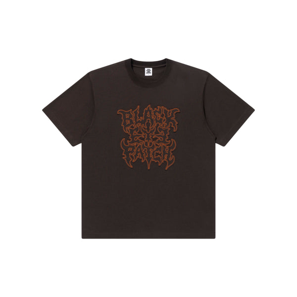 TRAP METAL STITCHED LOGO TEE DARK BROWN
