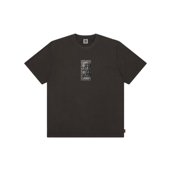 RHINESTONE GRAYSCALE HWC LABEL TEE PIGMENT CHARCOAL