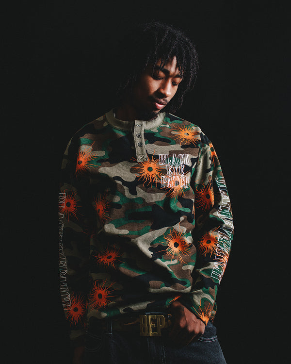 GUNSHOT STENCIL HENLEY NECK L/S THERMAL WOODLAND CAMO