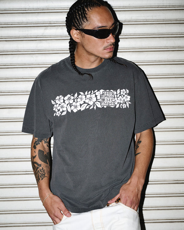 HIBISCUS STRIPE OG LABEL TEE WASHED BLACK
