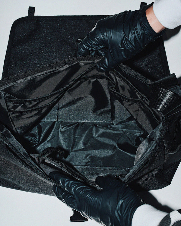 OG LABEL MESSENGER BAG BLACK