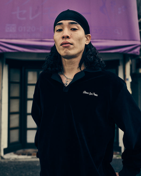 SCRIPT LOGO COLLARED VELOUR PULLOVER BLACK