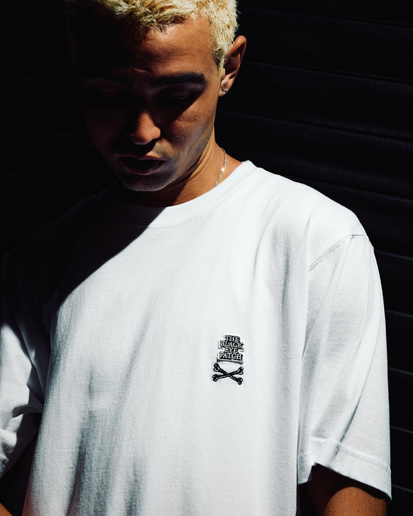 SMALL CROSSBONE OG LABEL TEE WHITE