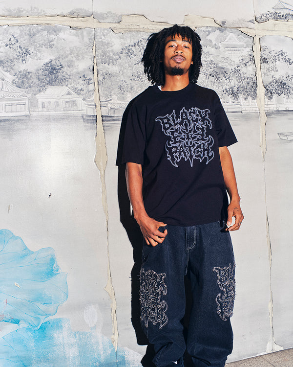 TRAP METAL STITCHED LOGO TEE BLACK