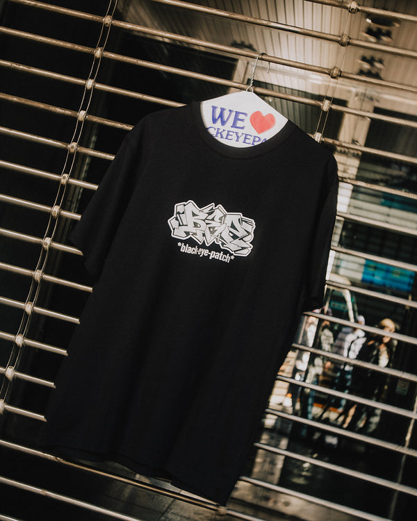 URBAN ARROWS TEE BLACK